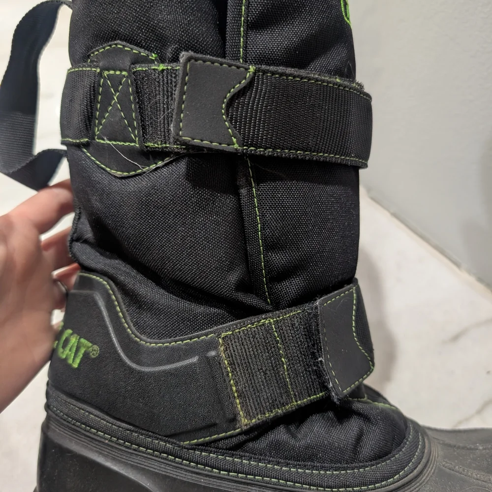 CAT Tracker Weatherproof Black Snow Boots Men's Size 7